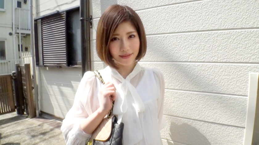 瑠华（るか）25岁机场免税店美容顾问